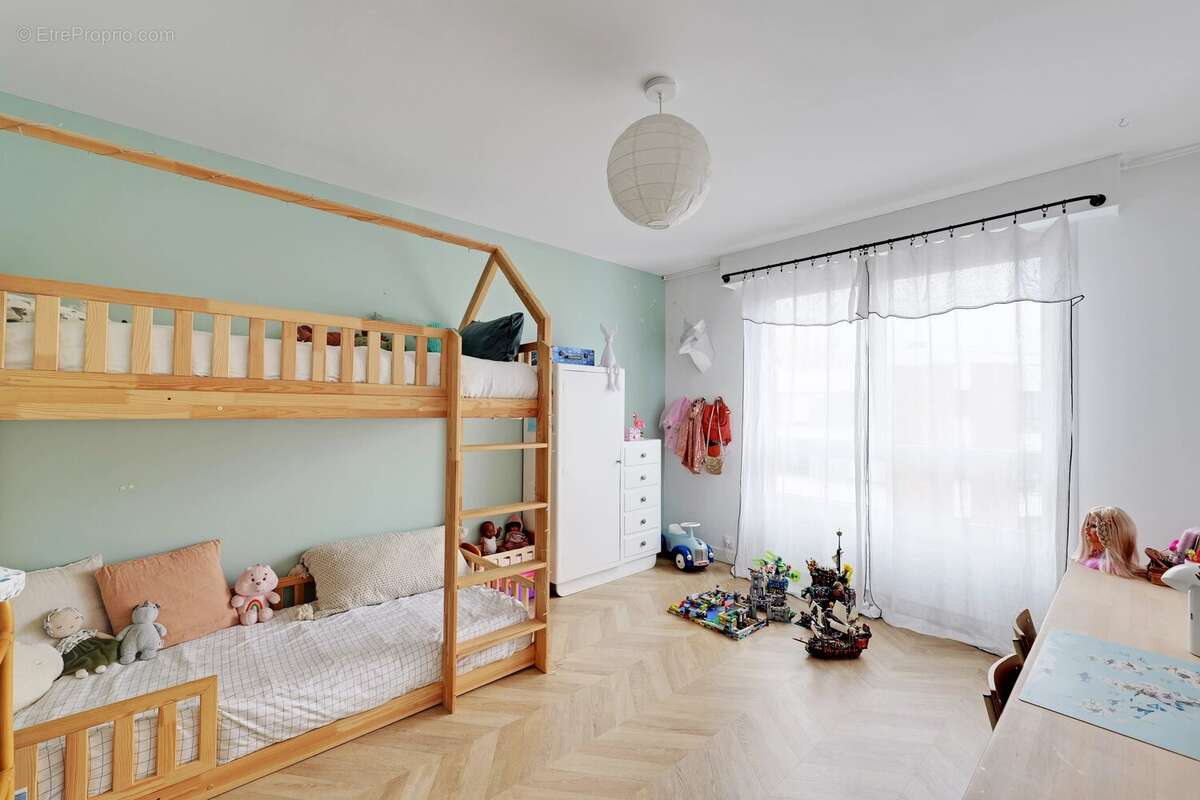 Appartement à ISSY-LES-MOULINEAUX