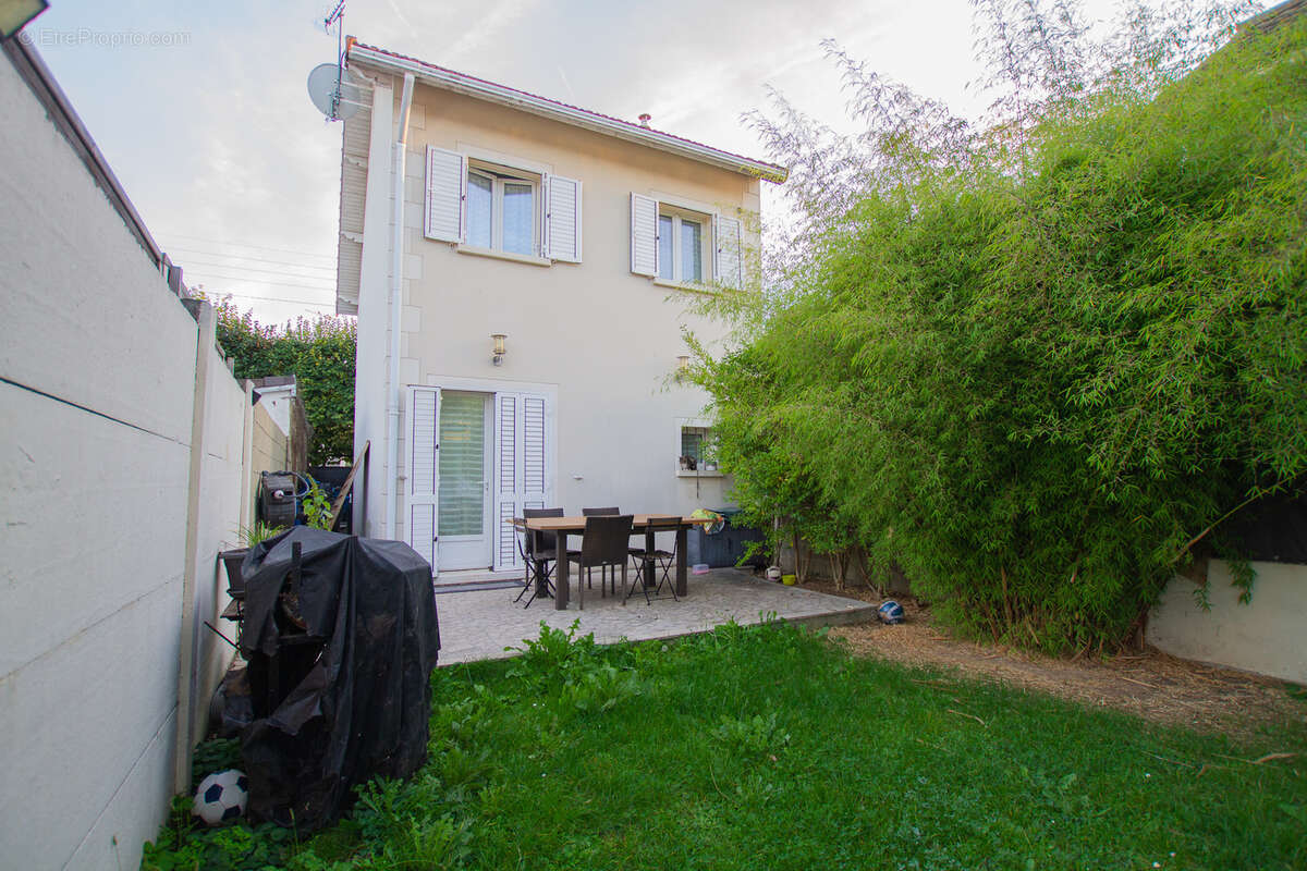 Maison à VILLENEUVE-LE-ROI