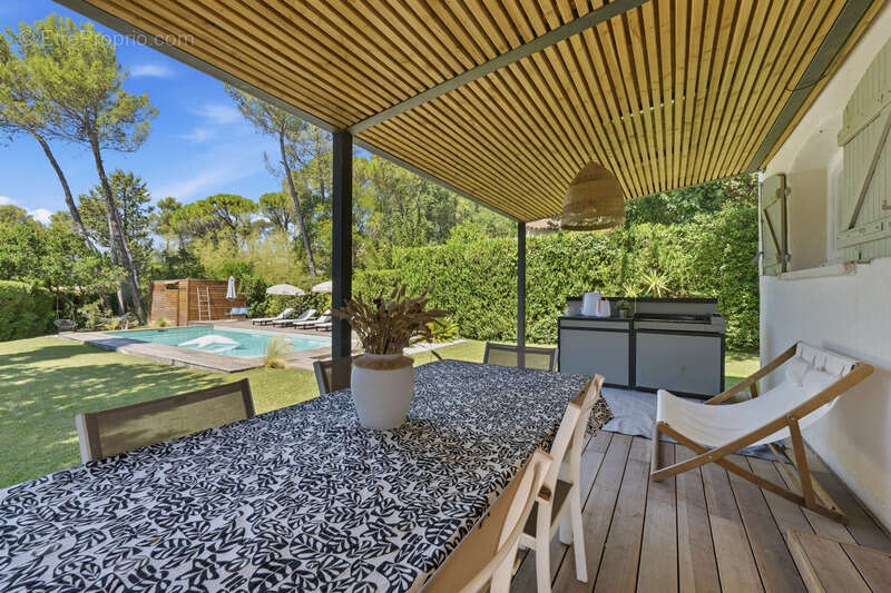Maison de charme rénovée avec piscine Diffazur, au cœur d’un écrin de verdure sans vis-à-vis - photo 3