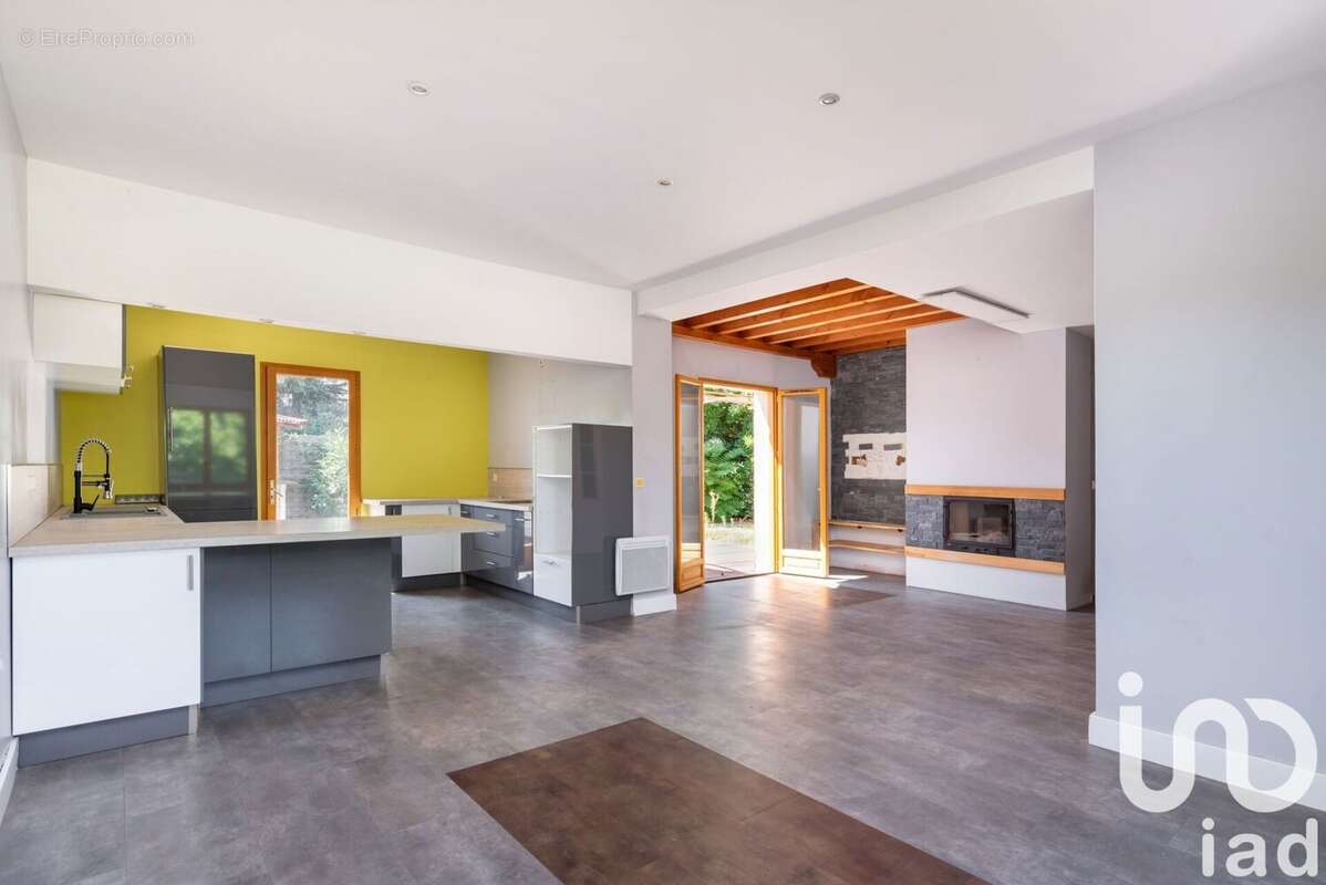 Photo 5 - Maison à MEYZIEU