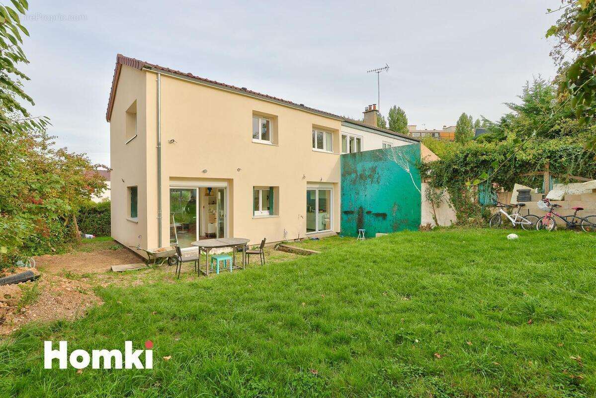 Maison à FONTENAY-LE-FLEURY