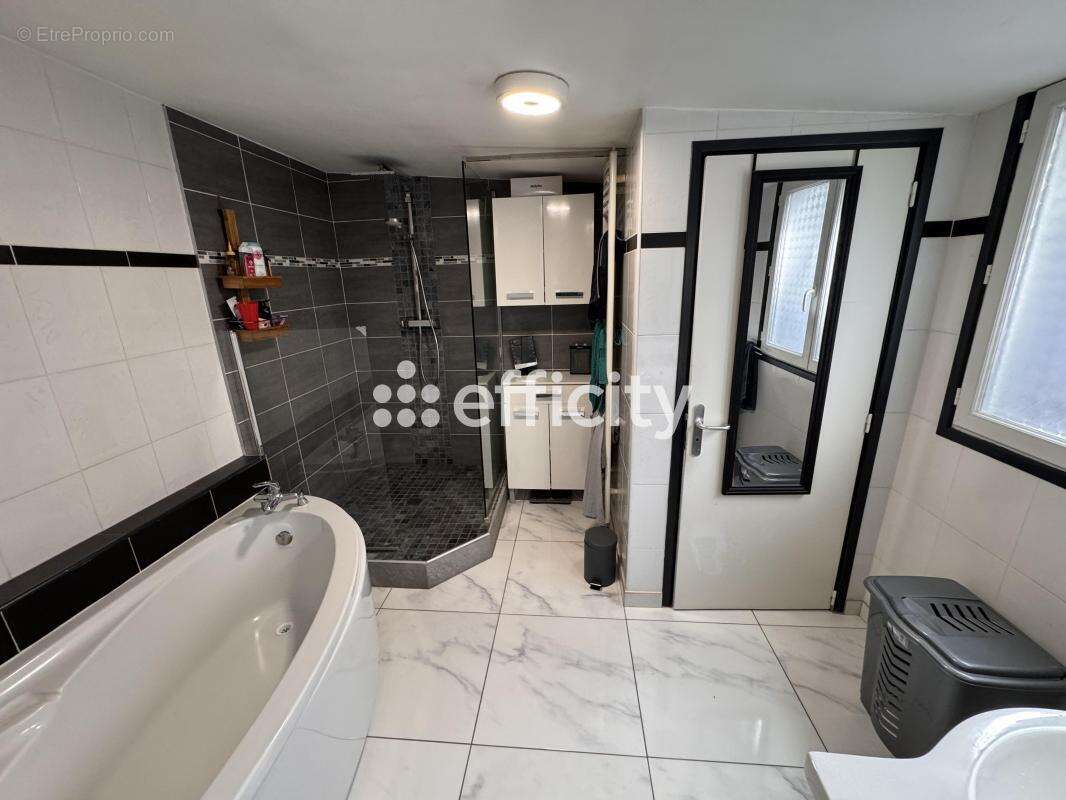 Maison 108 m² à Bruay-Sur-L'escaut  - photo 5