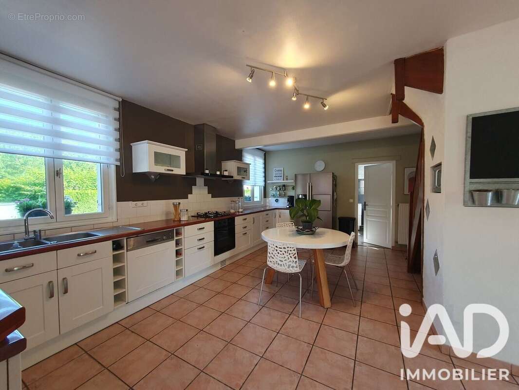 Maison 133 m² à Rainneville  - photo 4