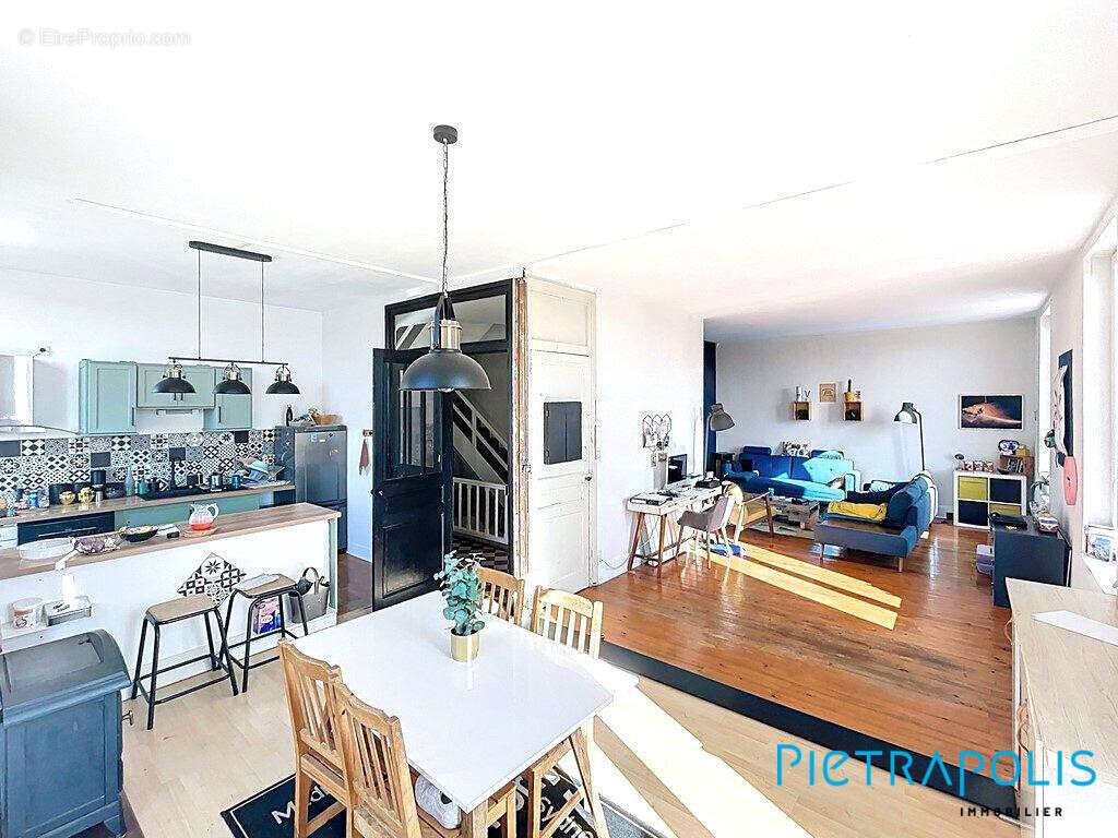 Maison à PONTCHARRA-SUR-TURDINE