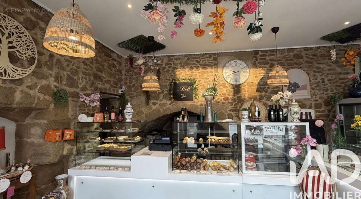 Photo 3 - Commerce à AUBIGNAN