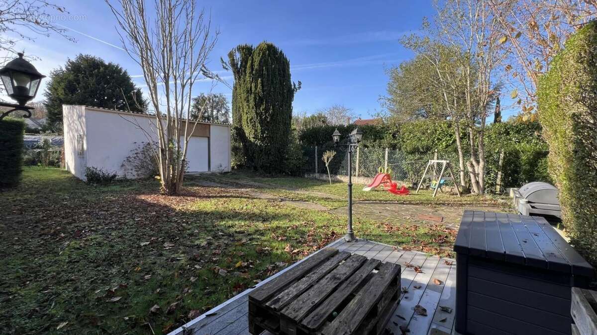 Maison à LES CLAYES-SOUS-BOIS
