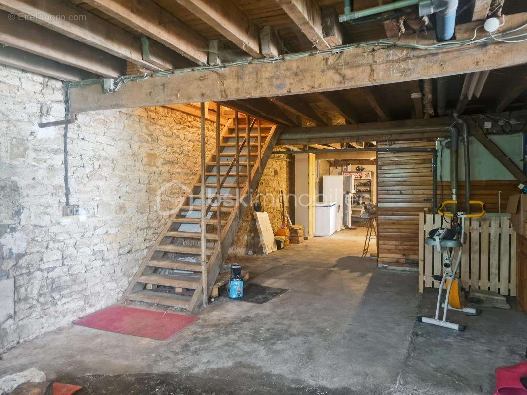 Maison à CHEF-BOUTONNE