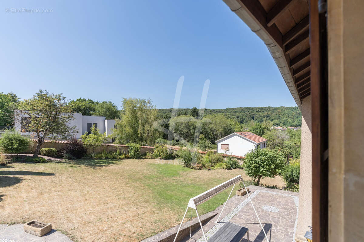 Maison 305 m² à Norroy-Le-Veneur  - photo 6