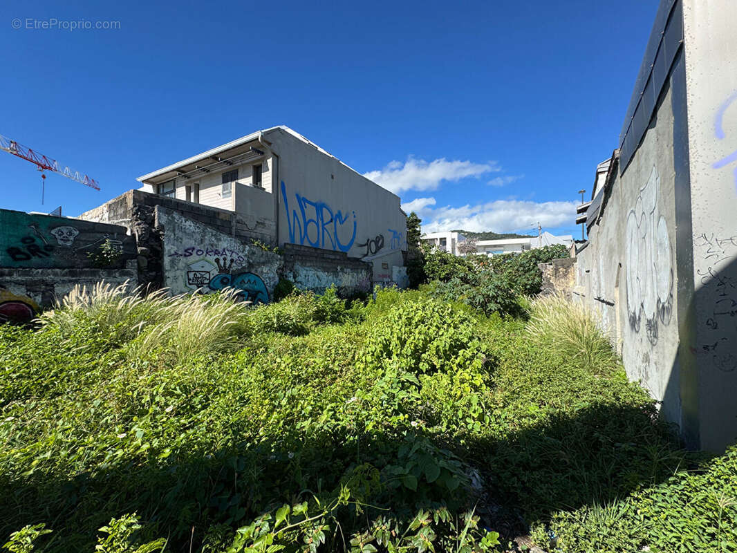 Terrain à SAINT-DENIS