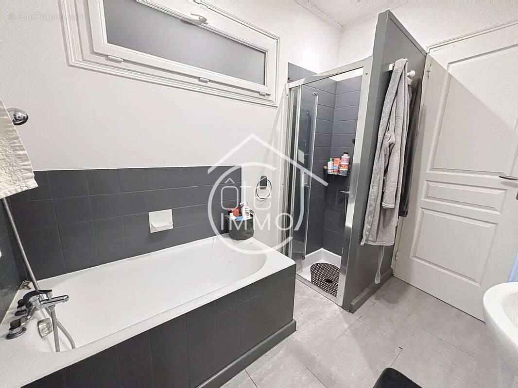 Maison à SAINT-EMILION