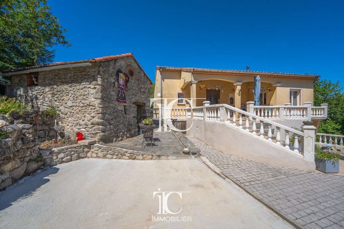Villa 2005 140m² avec 5600m² terrain avec riviere - photo 15
