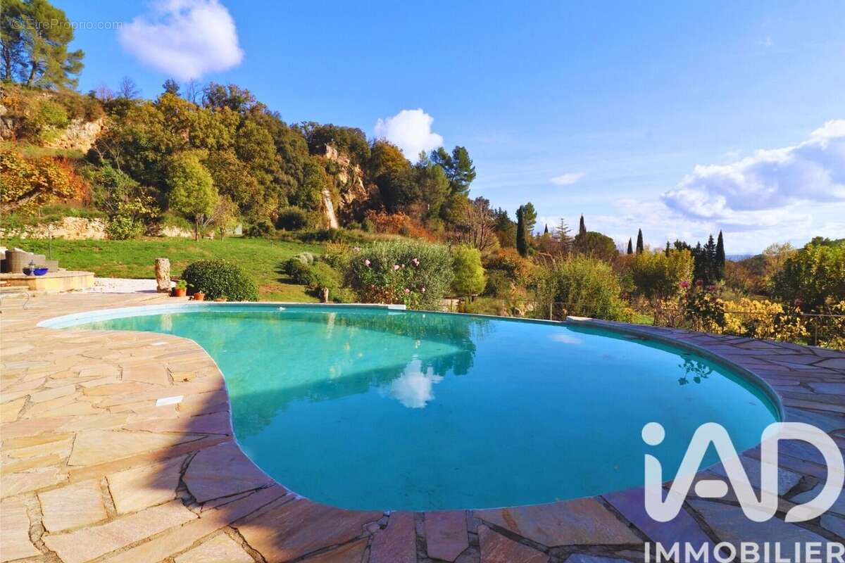 Photo 2 - Maison à COTIGNAC