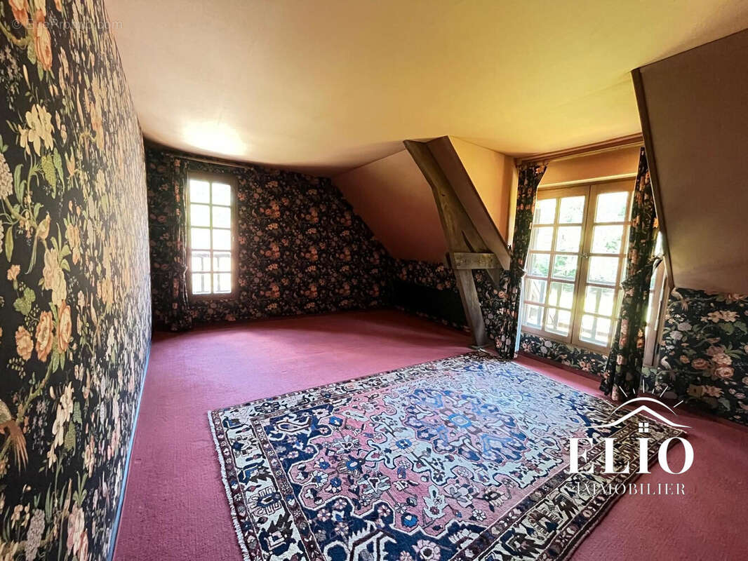 Maison 274 m² à La Vendue-Mignot  - photo 6