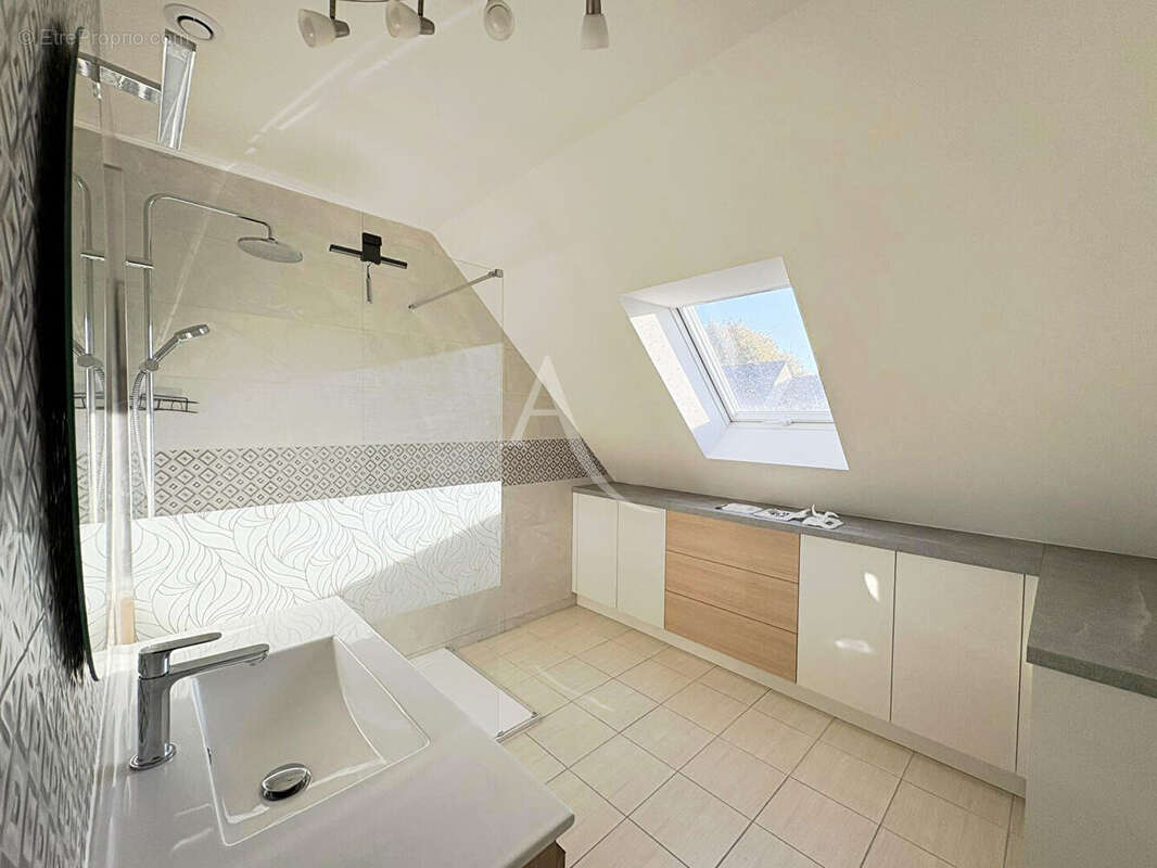 Maison à LA MEMBROLLE-SUR-LONGUENEE