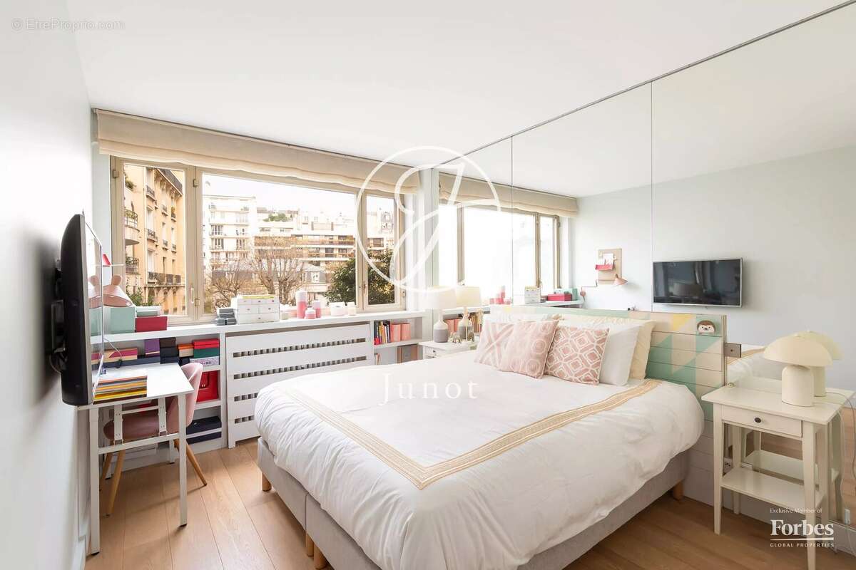 Paris 16e - LA MUETTE / PAUL DOUMER - Appartement - 5 pièces - 97,11m² Carrez - 3 chambres - photo 3