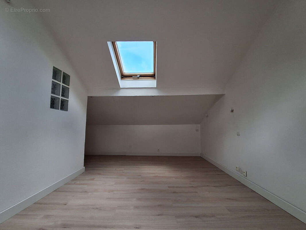 Appartement à CORBEIL-ESSONNES