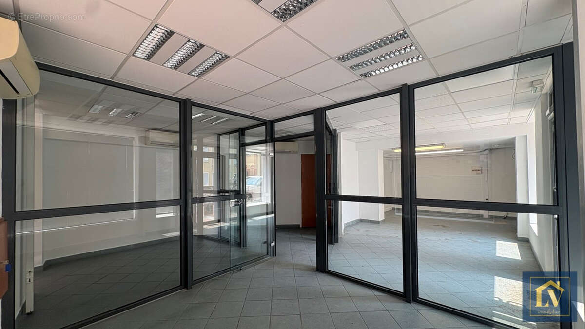 Immeuble de rapport comprenant un local commercial et 4 appartements - photo 14