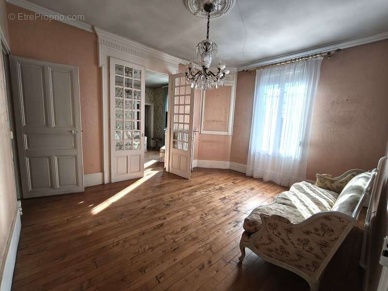 Maison à SAINTE-MENEHOULD