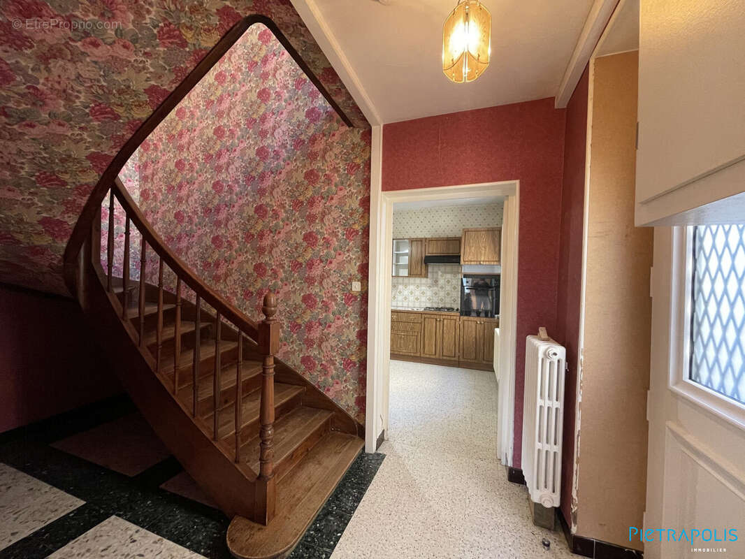 Maison à NEUVILLE-LES-DAMES