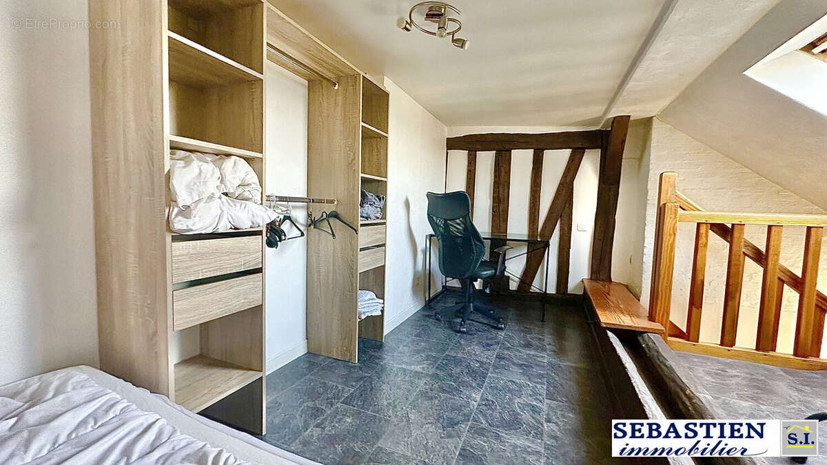 Chambre coin bureau - Appartement à TROYES
