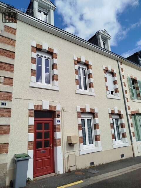 Maison à SAINT-JUNIEN