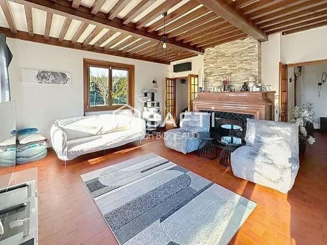 Maison 258 m² à Salles-Arbuissonnas-En-Beaujolais  - photo 4