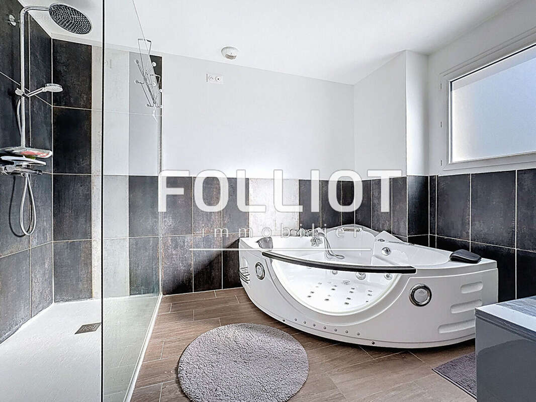 Maison à DOUVRES-LA-DELIVRANDE