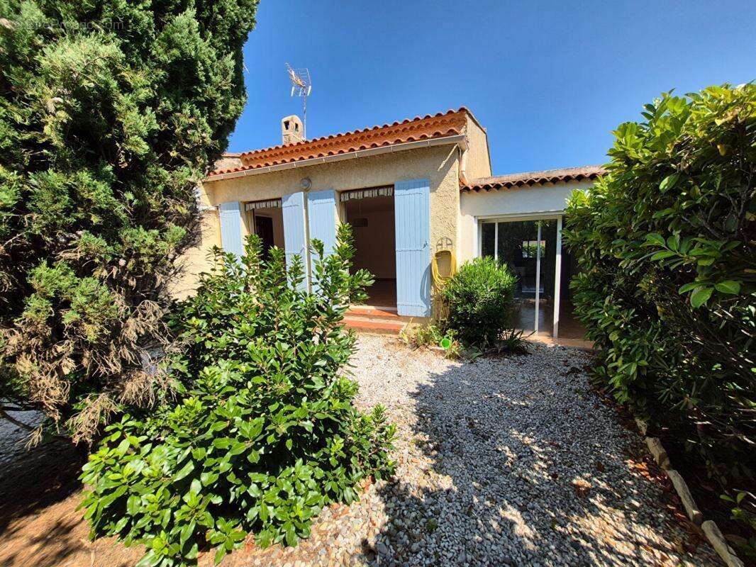 Maison de plain-pied 112 m2 avec garage entre Le Brusc et La Coudoulière - photo 5