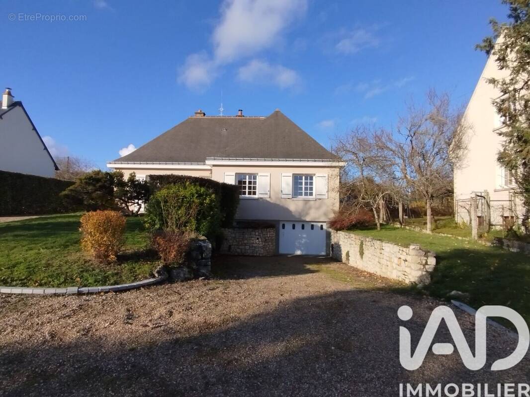 Photo 1 - Maison à CHINON