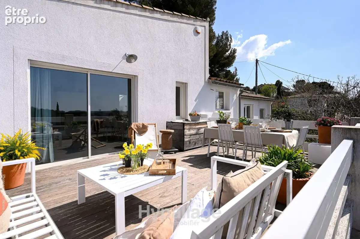 Villa T5 200 m2 avec piscine, stationnement et terrain de 1 600 m2 - photo 6