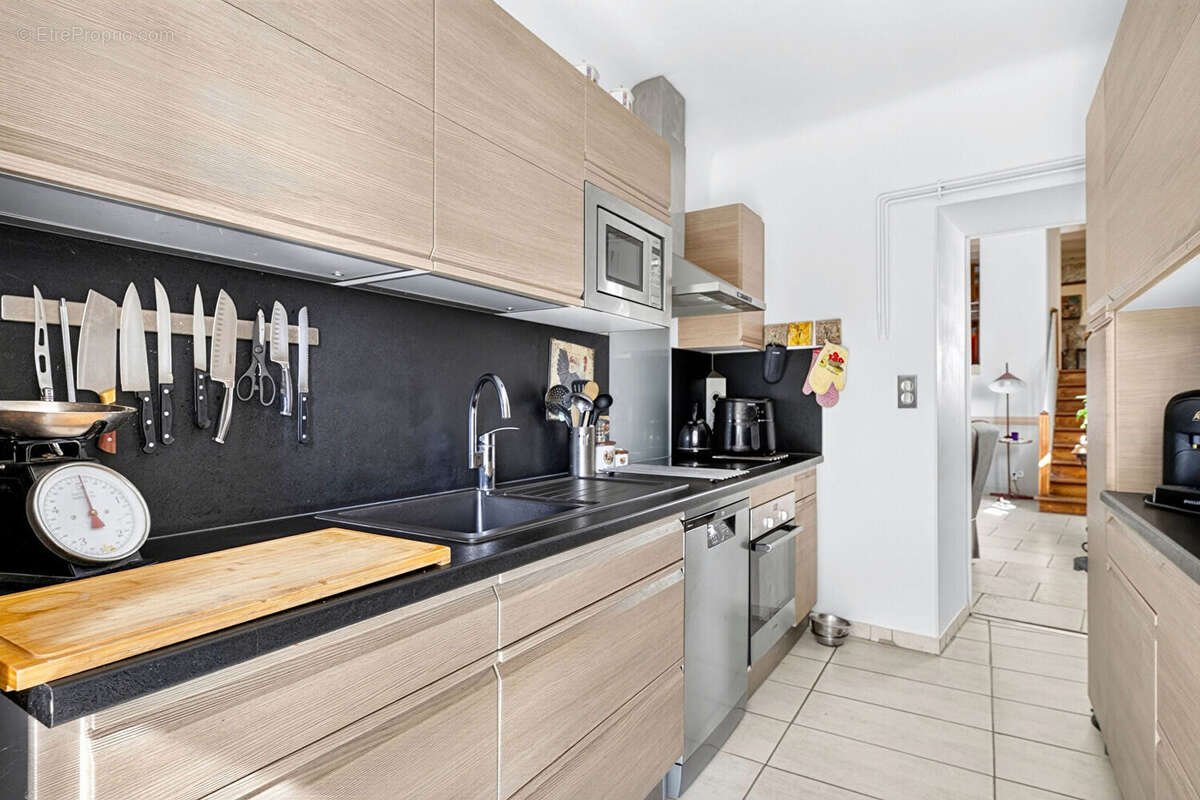 Maison de charme du 19 ème siècle entièrement restaurée  avec jardin et piscine. - photo 8