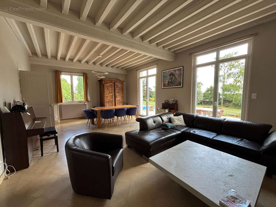 Maison à CHARNAY-LES-MACON