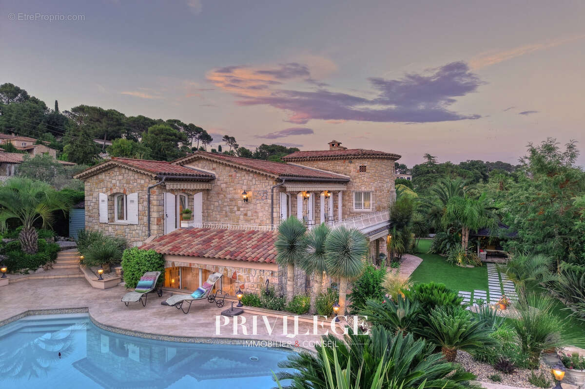 Maison à MOUGINS