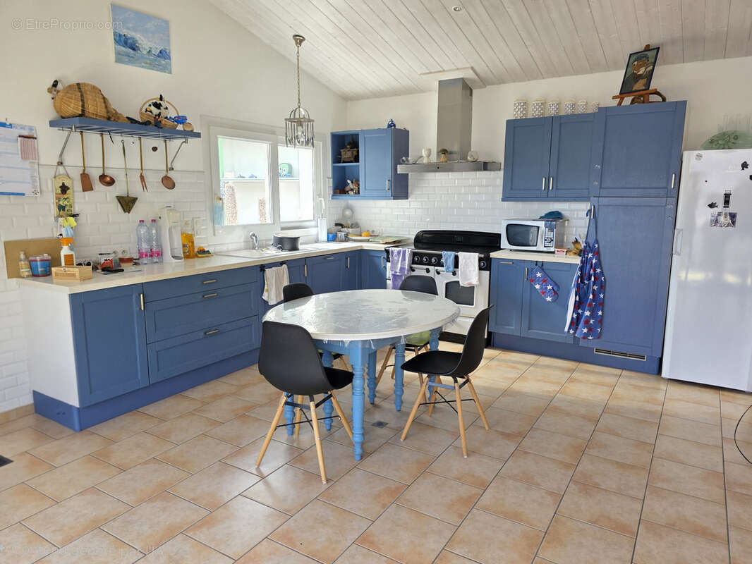 Maison à LA BREE-LES-BAINS
