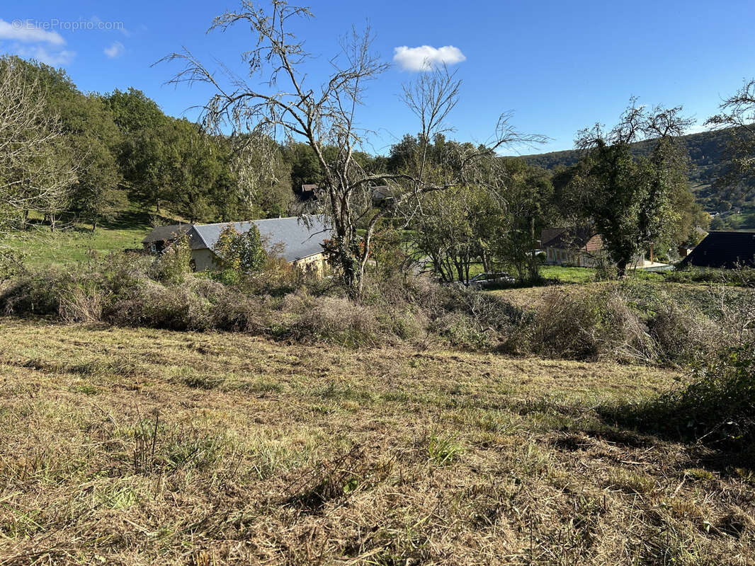 Terrain à LISSAC-SUR-COUZE