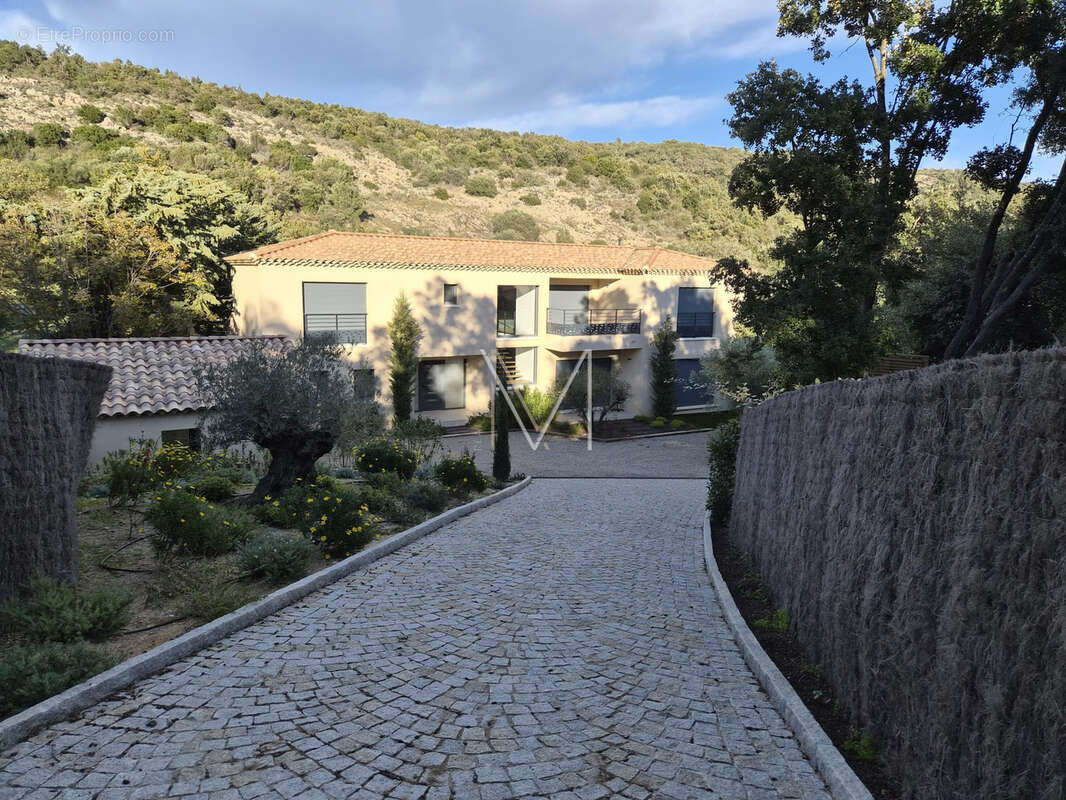 Maison à PLAN-DE-LA-TOUR