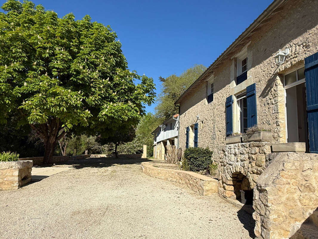 Maison à NIEUIL-L'ESPOIR