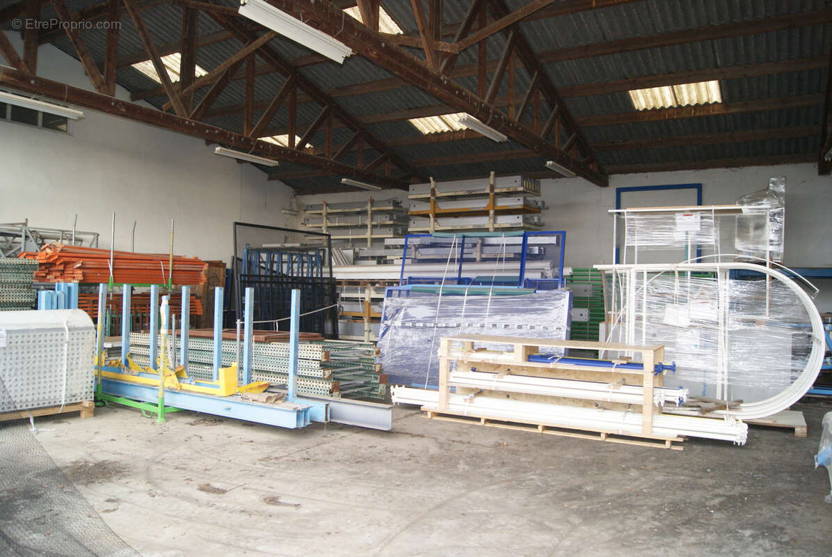 Commerce à SAINT-BONNET-DE-MURE