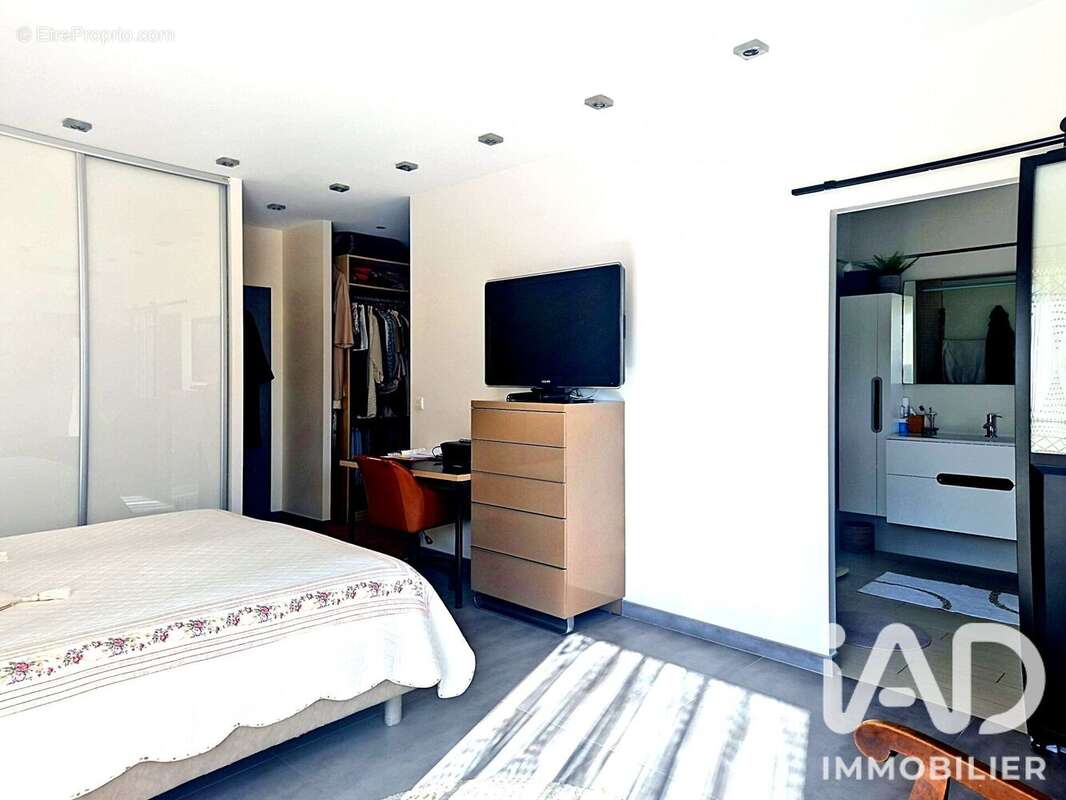 Maison 175 m² à Martigues  - photo 9