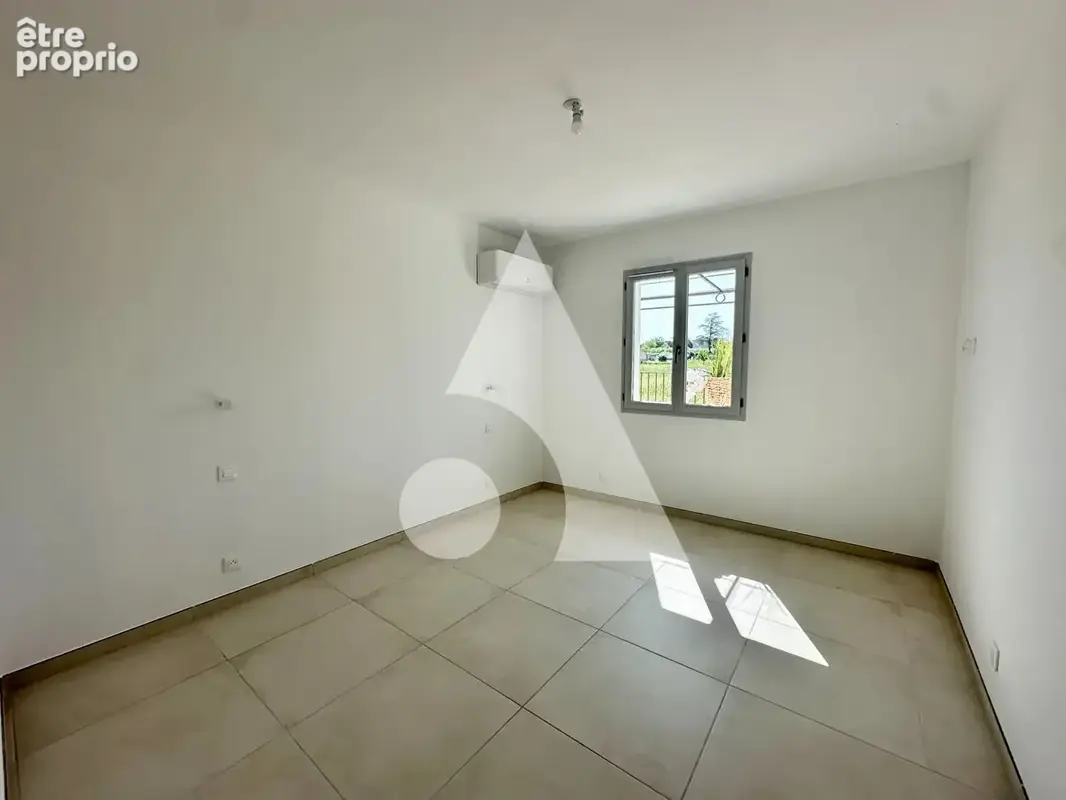 Villelaure - Appartement T3 de 56,30 m2 hab avec terrasse + 2 places de stationnement - photo 5