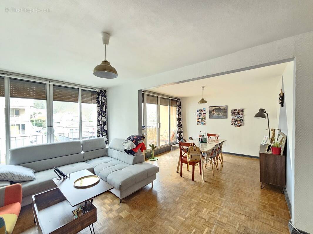Appartement à SAINT-ETIENNE