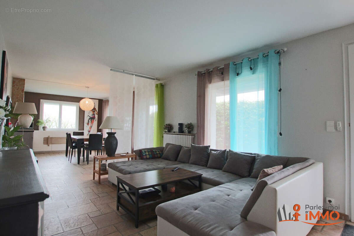 Maison 7 pièces 171 m² à vendre à Savigneux (42600) - photo 9