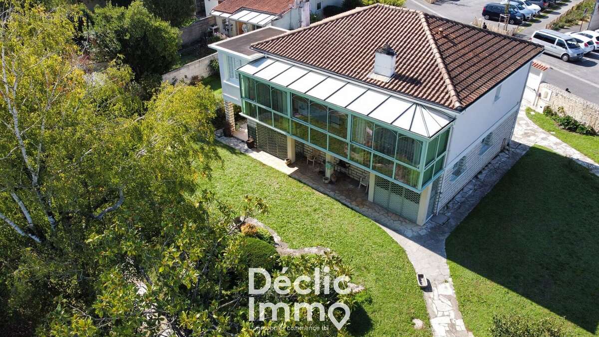 Maison à LA COURONNE