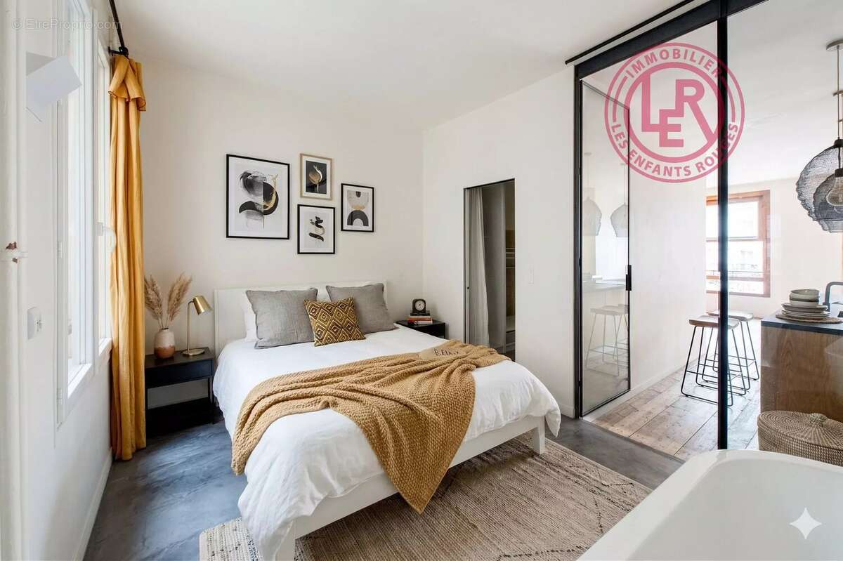 Appartement à PARIS-10E