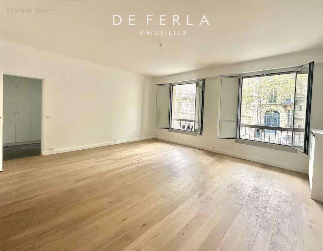 Appartement à PARIS-7E
