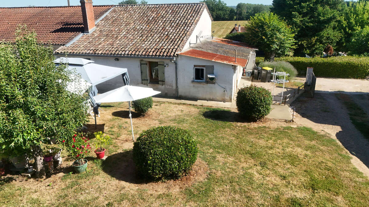 Maison avec plusieurs dépendances - photo 5