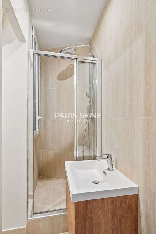 Appartement à PARIS-7E