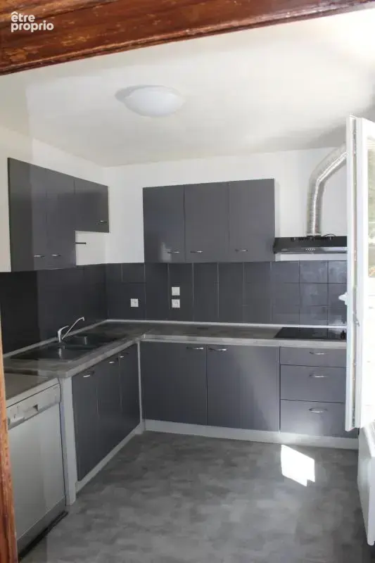EPINAL (88) Appartement 4 pièces avec terrasse, espace vert en jouissance exclusive, parking privatif - photo 3