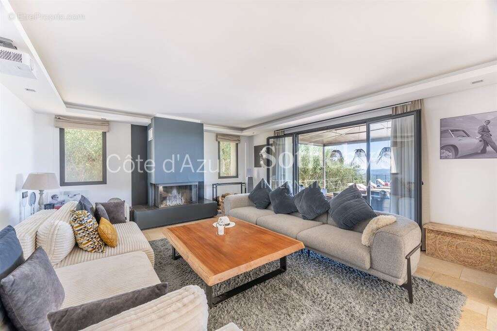 Le Tignet, villa rénovée vue mer panoramique, piscine à débordement et appartement - photo 13