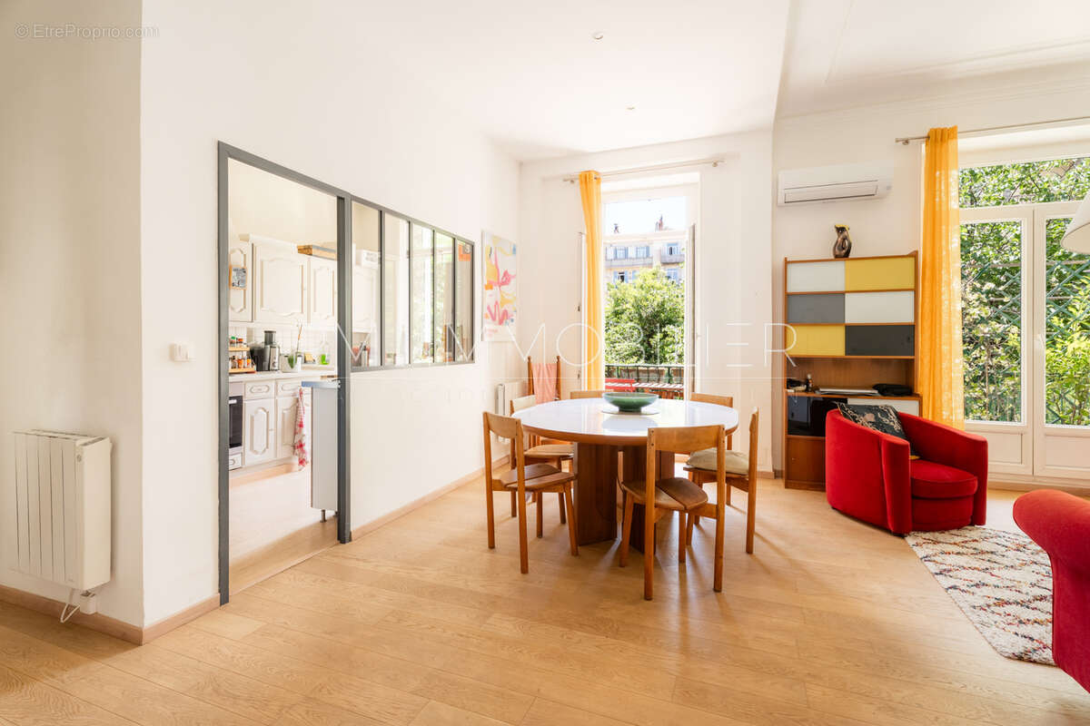 Appartement à MARSEILLE-5E